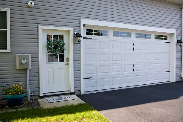 24/7 Emergency Garage Door Panel Replacement experts in Milford, MI